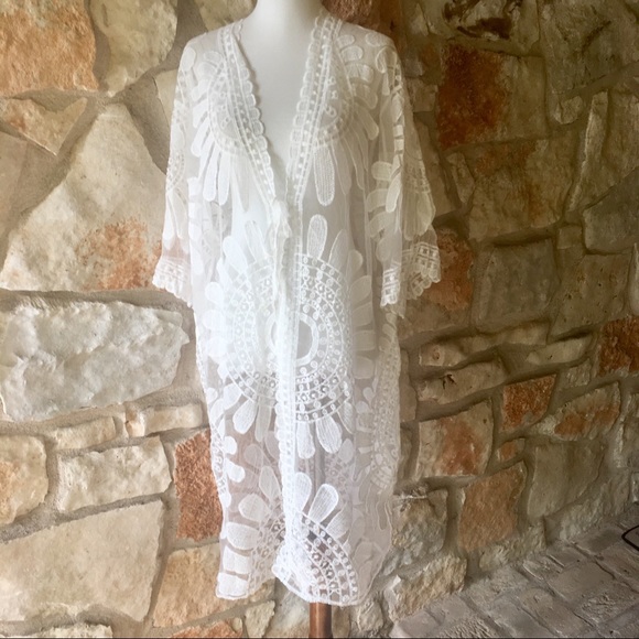 5⭐️Fave! ☀️Soleil White Lace Kimono☀️ - Picture 5 of 6